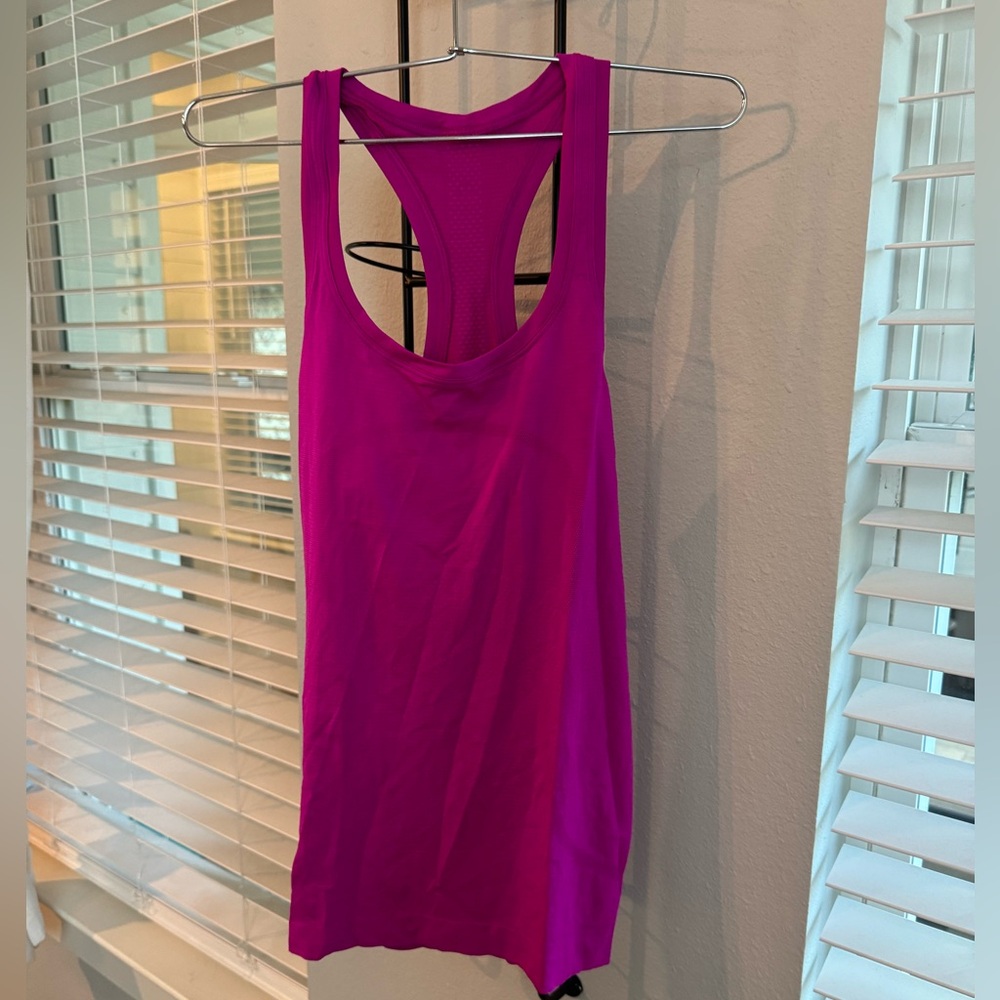 Lululemon top